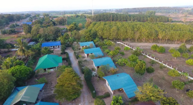 Бунгало c 1 комнатой EiDI Homestay