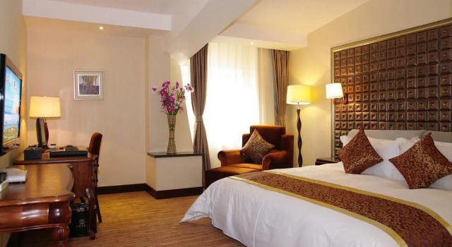 Chengdu Qiyuan Hotel, Rezerwuj Hotel Hotele w Qingyang z parkingiem, Parking