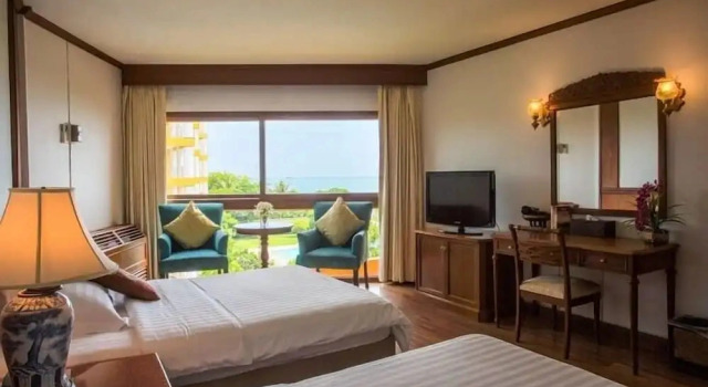 Люкс с видом на воду Sailom Hotel Hua Hin - SHA Extra Plus