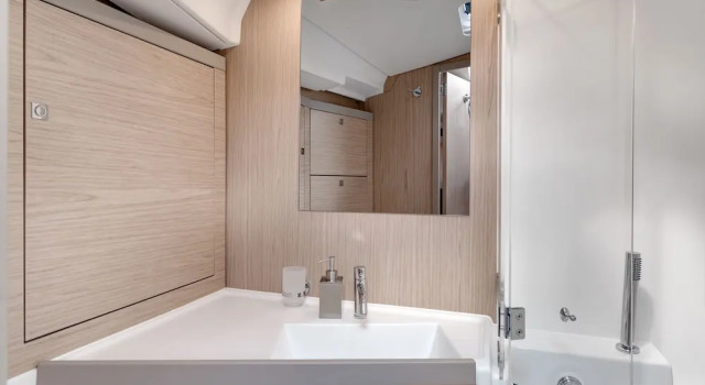 Люкс Premium Discover Sailing Asia - Hong Kong