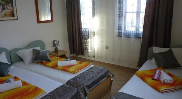 Семейная студия с красивым видом из окна Guest House Zhelevi