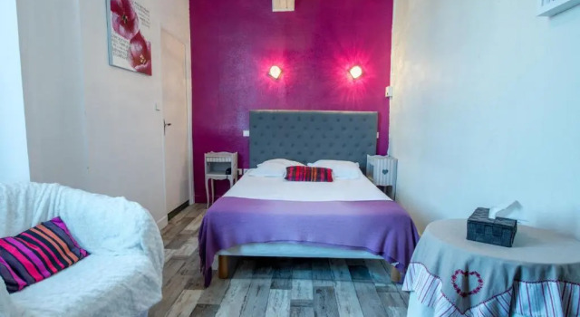 Двухместный номер Standard Logis Hôtels - Hôtel et Restaurant Les Voyageurs