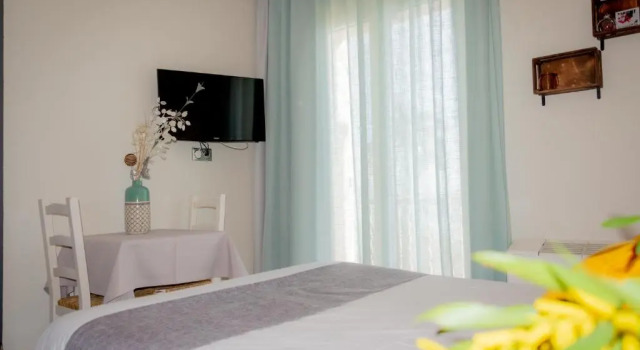 Двухместный номер Standard с видом на море Hotel et Appartements Reine DAzur