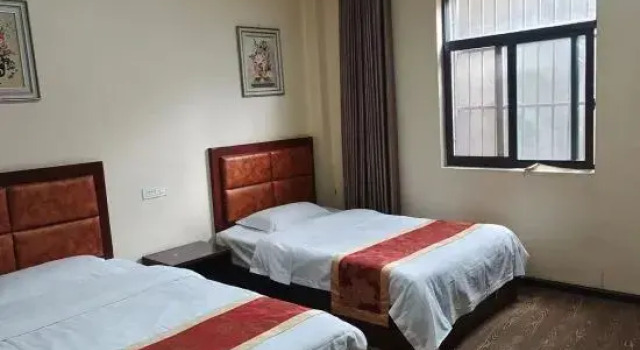 Luliang County Single Apartment, Rezerwuj Apartament Hotele w Qujing z parkingiem, Parking