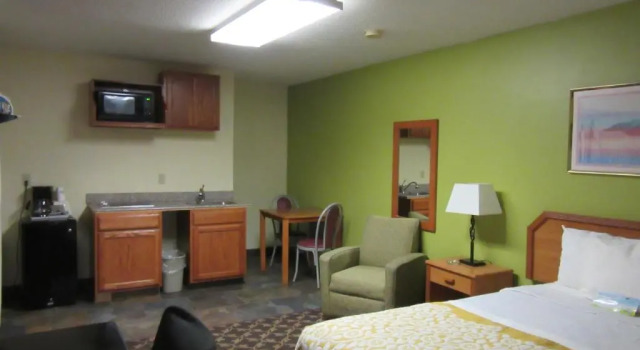 Четырёхместный номер Standard Days Inn by Wyndham Fort Dodge