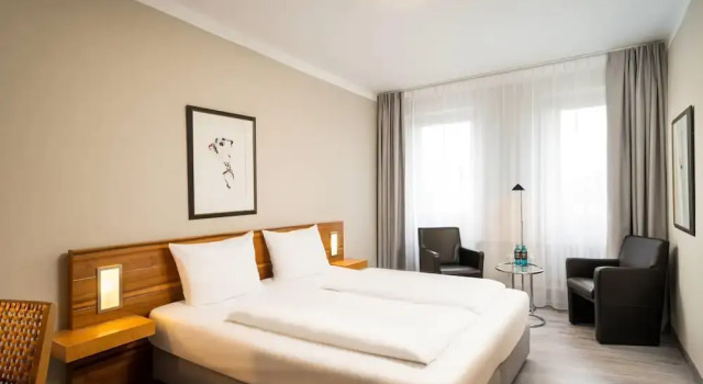 Четырёхместный номер Standard elaya hotel hannover city, Trademark by Wyndham