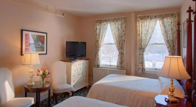 Четырёхместный номер Deluxe Middlebury Inn
