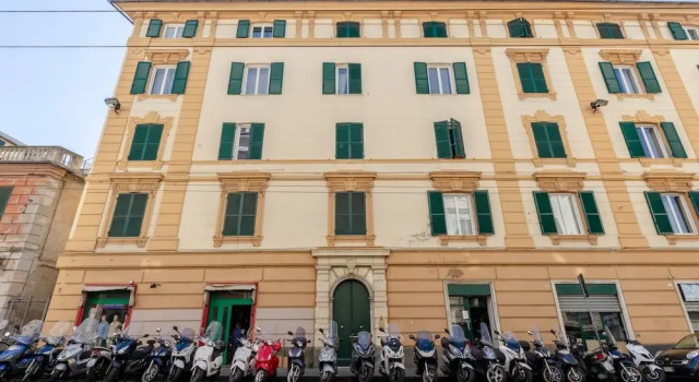 JOIVY Band House di Fronte al Terminal Traghetti