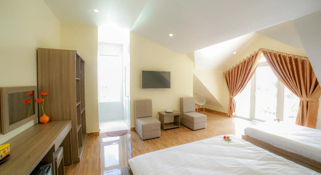 Номер Deluxe Nhật Nguyên Hotel