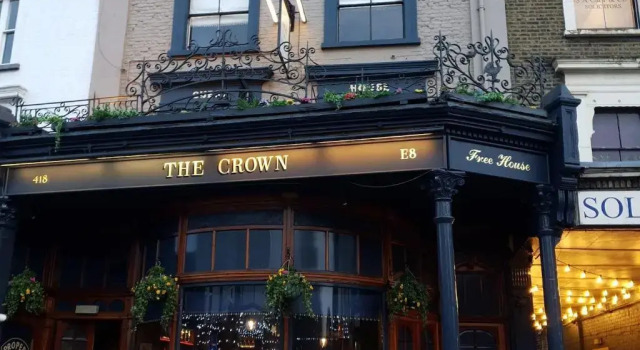 The Crown Pub & Guesthouse