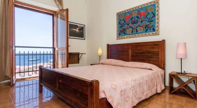 Четырёхместный номер Executive Mare Lughente