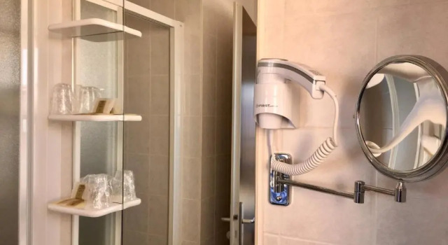 Номер Economy Logis Hôtel Le Bellevue