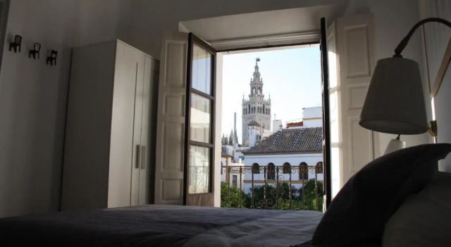 Апартаменты Apartamentos en la Plaza Doña Elvira, 7
