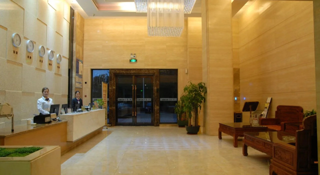 Homeinn Selected Hotel (Zhuhai Gongbei Huanyu City Shopping Center), Boek Hotel Hotels in Guangdong met parkeren, Parkeren