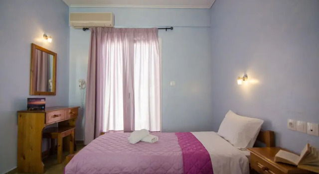 Номер Standard с балконом и с видом на город George & Irene Hotel