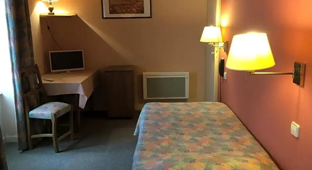 Номер Standard Logis Hôtel La Fleur de Lys
