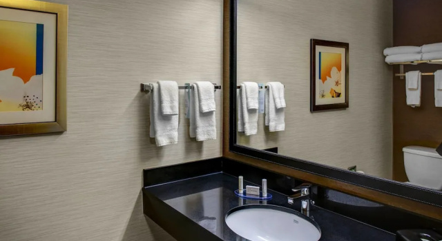 Студия Fairfield Inn & Suites Emporia I-95