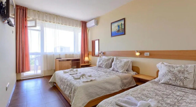 Трёхместный номер Standard с балконом Hotel Naslada