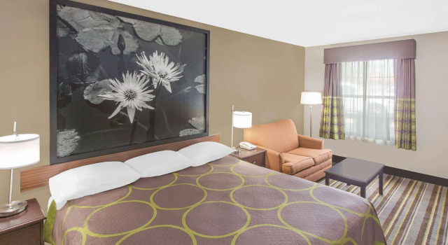 Super 8 by Wyndham Bay St. Louis, Забронировать Отель Бей-Сент-Луис Миссисипи - побережье