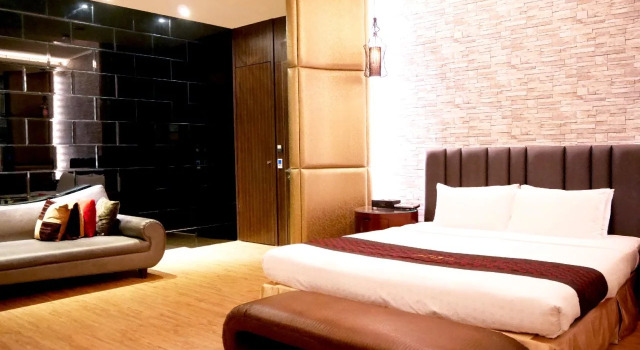Moonshy Boutique Motel