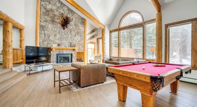 Коттедж Luxury Keystone Cabin w/ Hot Tub, 1 Mi to Lifts!
