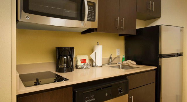 Двухместный люкс с 2 комнатами Courtyard by Marriott Dallas DFW Airport North/Grapevine