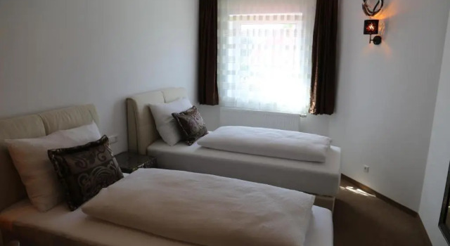 Casa Plus, Rezerwuj Hotel Villach Dobratsch