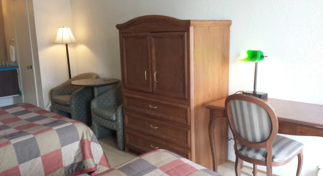 Четырёхместный номер Superior Motel Iberville