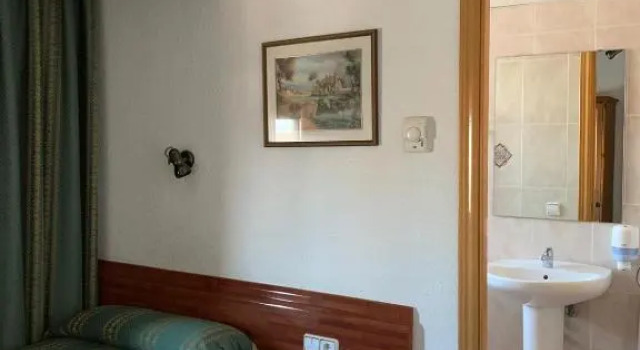 Одноместный номер Standard с балконом Hotel Pepa