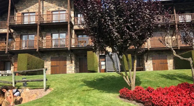 Duplex Bolvir con piscina y excelentes vistas