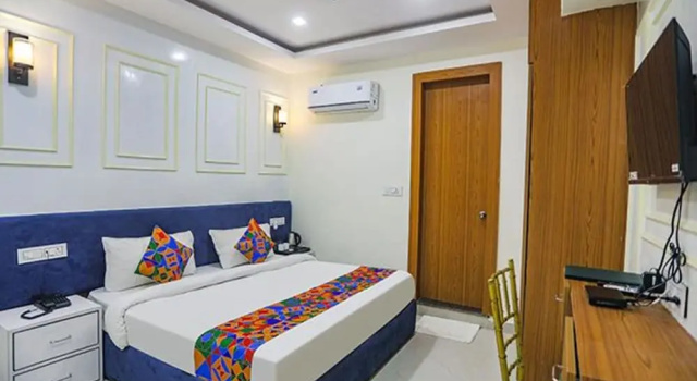 Номер Premium Fabhotel Cosmos