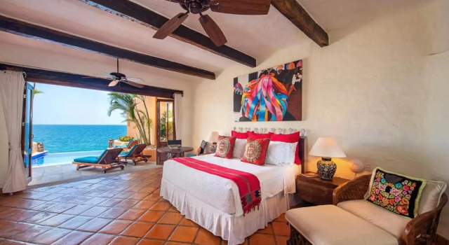 Coto San Xoaquin Villa Sleeps 6 with Pool and Air Con, Book Villa Hotels in Jalisco with a Pool, Swimming Pool