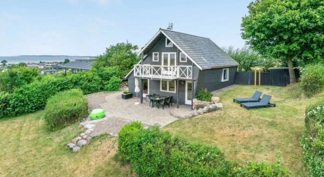 Holiday Home Chayton - 450m from the sea by Interhome, Book Hotel Hotels in Funen with Parking, Parking