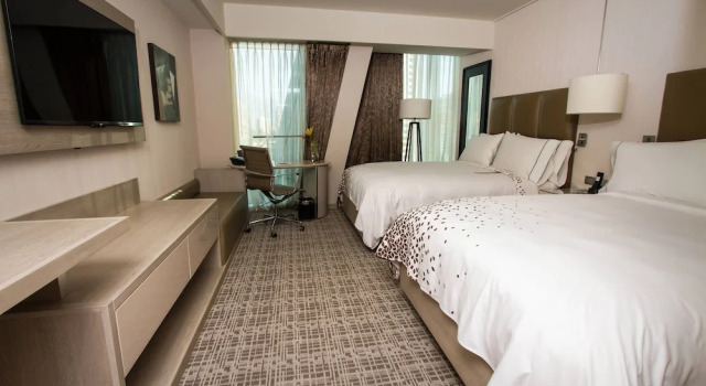 Четырёхместный клубный номер Standard Renaissance Santiago by Marriott