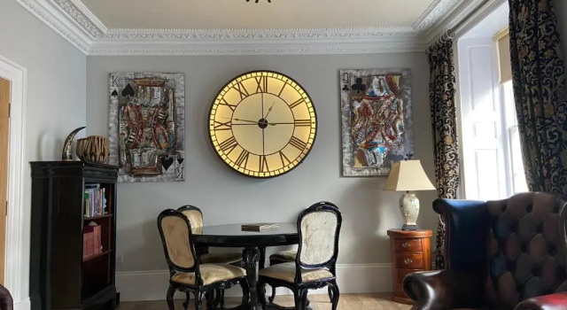 Clan Young Suite