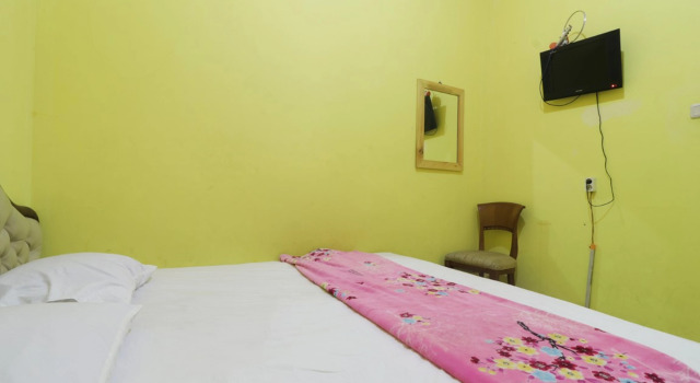 Номер Standard Surabaya Jaya Hotel near Soekarno Hatta Airport Redpartner
