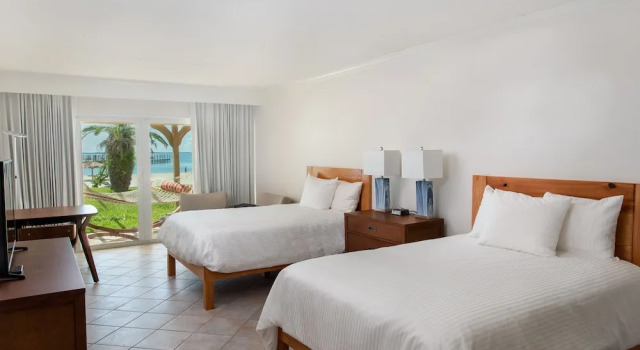 Четырёхместный номер Standard рядом с пляжем Abaco Beach Resort and Boat Harbour Marina