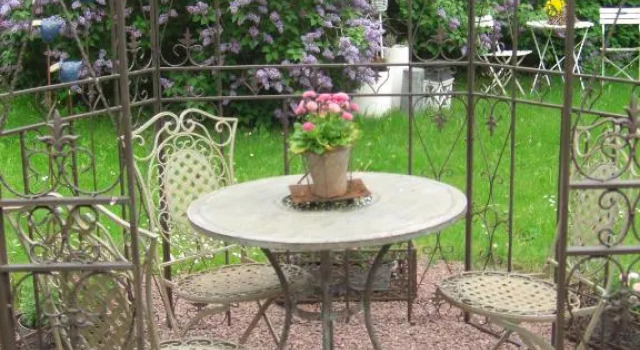 Ängshyddan B&B, Book Bed and Breakfast  
