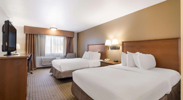 Четырёхместный номер Standard Best Western Empire Towers