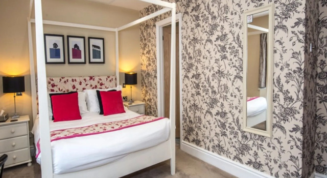 The Lansdowne Boutique Rooms with Breakfast, Забронировать Отель Отели в центре Буртон-он-те-Уотер, в центре