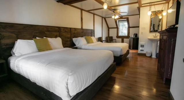 Четырёхместный номер Standard Auberge Seigneurie des Monts