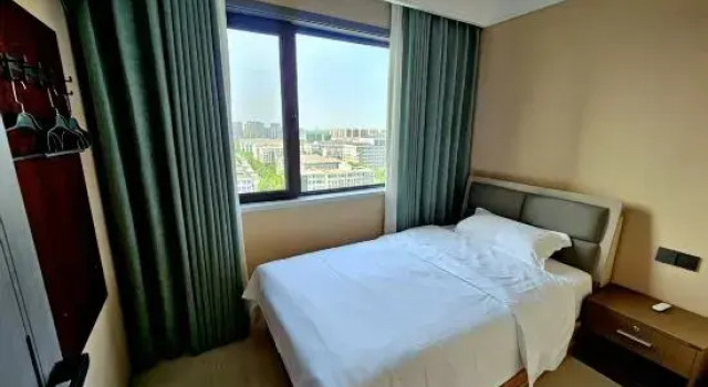 Люкс Deluxe с 4 комнатами Kaifeng Jinting Lakeside Homestay