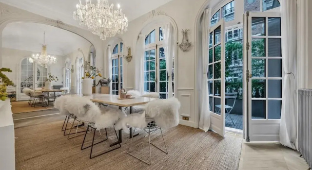 Luxury 5BR House Close to the Arc de Triomphe, Забронировать Дом для отпуска Коттеджи Парижа, рядом с Монсо, Коттедж