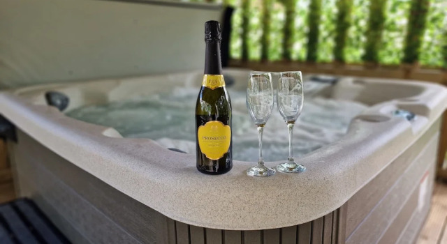 Коттедж Stunning 1-bed Cottage Near Carlisle With Hot tub