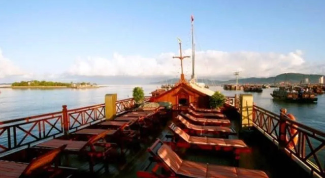 Halong Sails Cruise, Забронировать Отель Отели Халонг с парковкой, Парковка