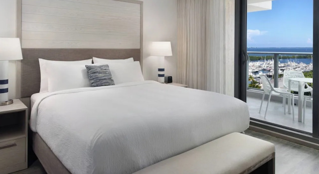 Номер Standard c 1 комнатой с видом на город Courtyard Miami Coconut Grove
