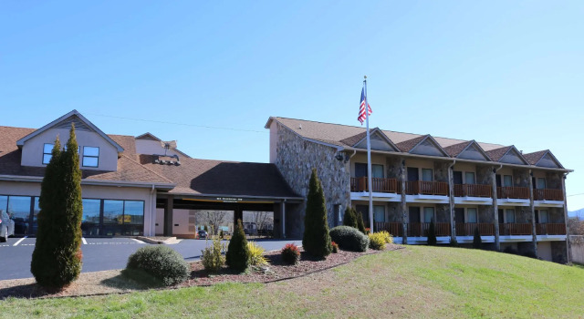 Кровать в общем номере Best Western Milton Inn