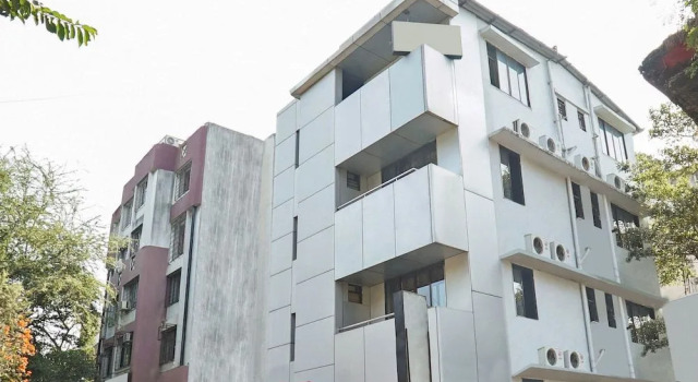 OYO 28109 Regent Hotel