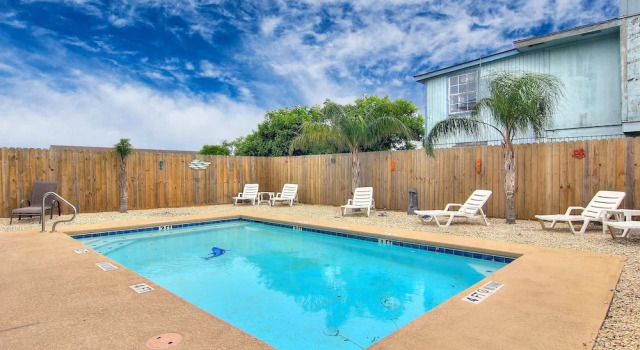 Sandy Bottoms 408 by RedAwning
