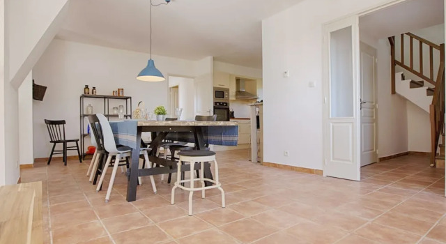Villa in Rhone Alpes with Private Pool, Забронировать Вилла Виллы Овернь-Рона-Альпы, Вилла